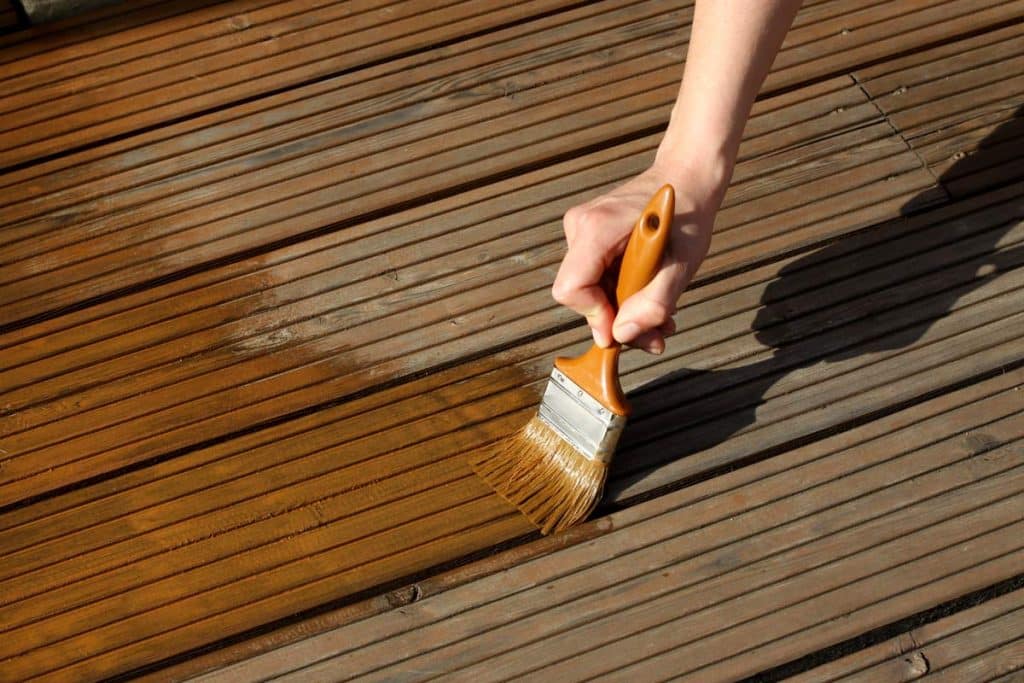entretenir terrasse huile pour bois gel d'entretien dégriseur